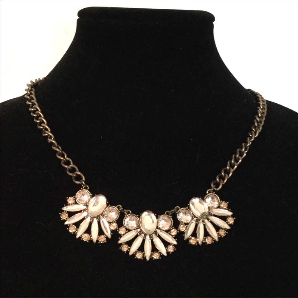 Light Pink Sparkly Fashion Necklace